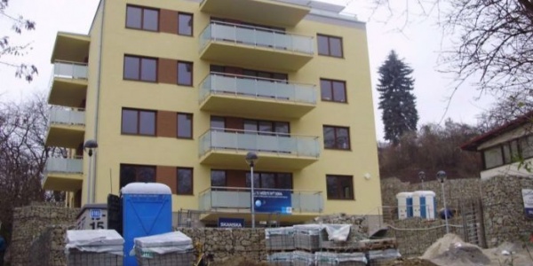 Mestská obytná vila, Dlhé Diely III