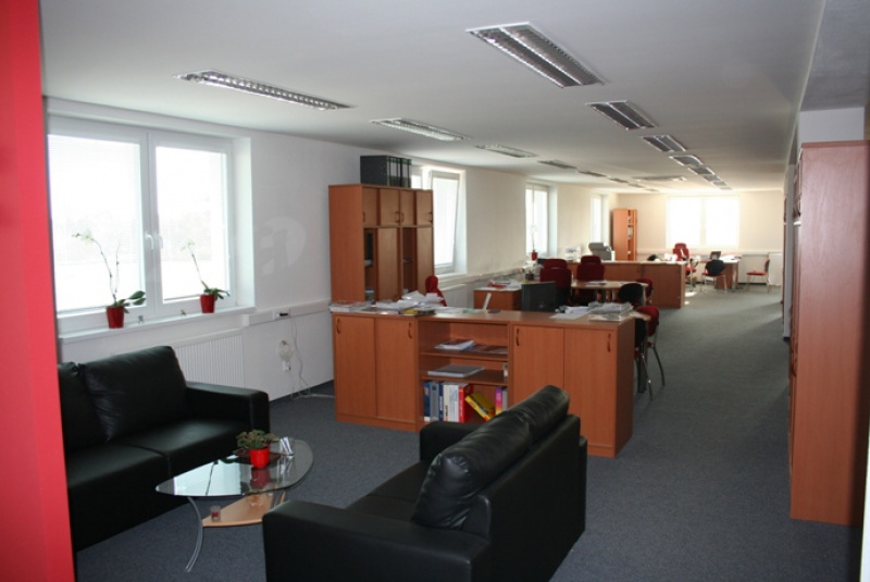 Administratívna budova STAVEX, Závod