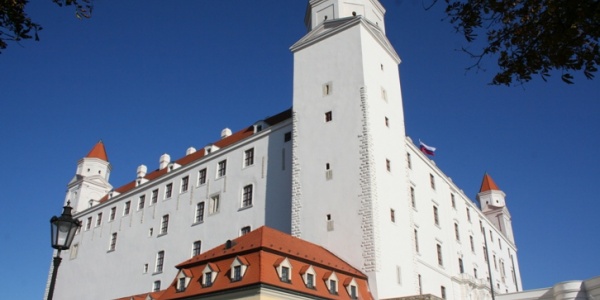 Rekonštrukcia hradného paláca, Bratislava